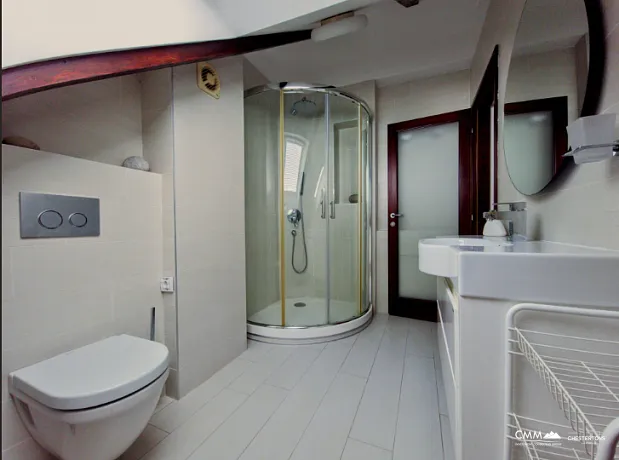 Rustovo'da 5 Yatak Odalı Villa, 392 m²